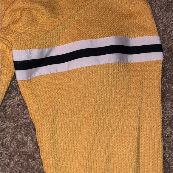 HOLLISTER long sleeve - Picture 2 of 4